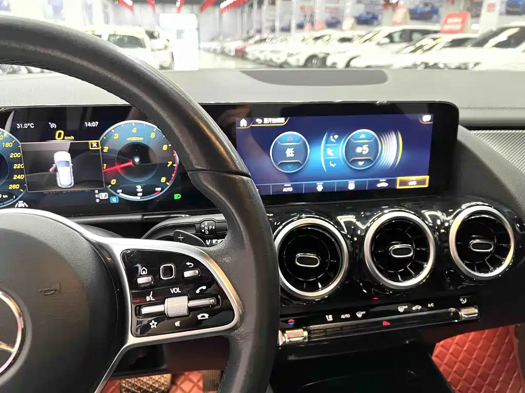 Mercedes-Benz GLA 2022 — фото 9