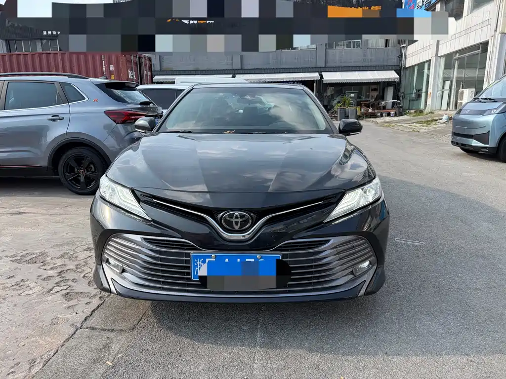 Toyota Camry 2019 — фото 2
