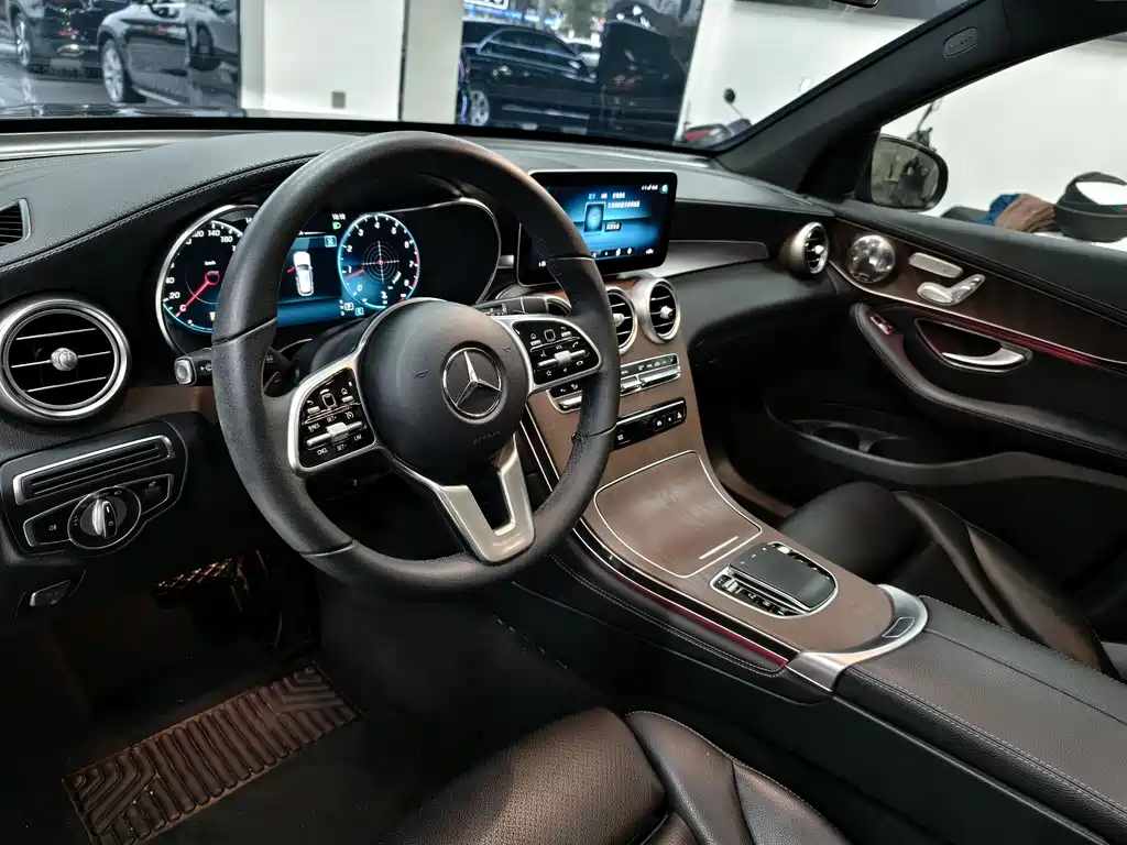 Mercedes-Benz GLC 2021