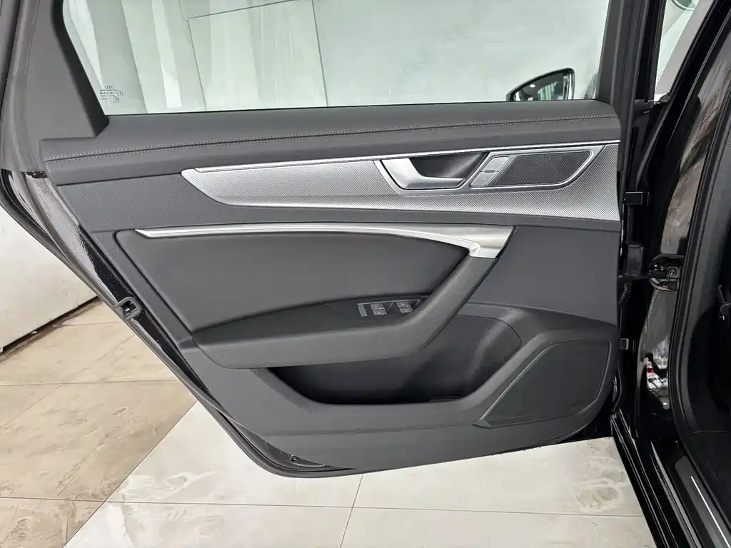 Audi A6L 2025 — фото 21