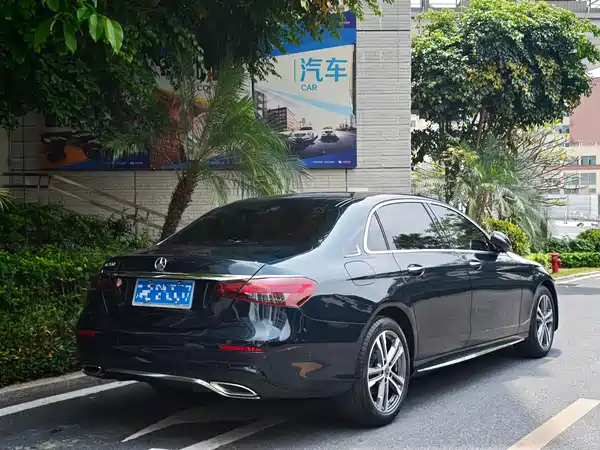 Mercedes-Benz E-Class 2022