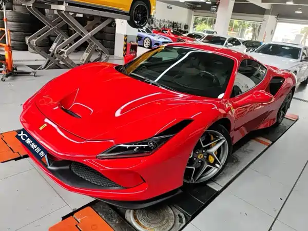 Ferrari F8 2021