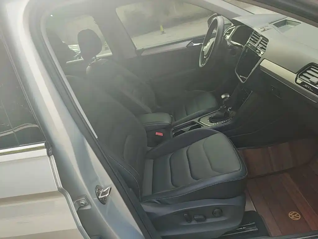 Volkswagen Tiguan L Plug-In Hybrid 2020 — фото 25