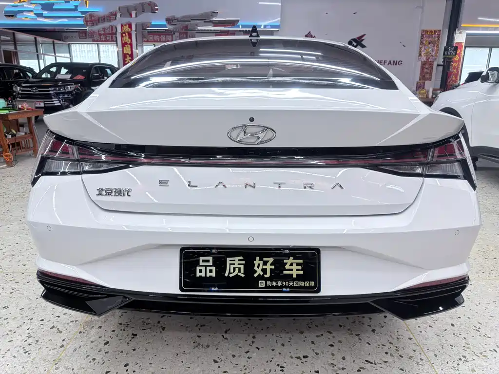Hyundai Elantra 2022