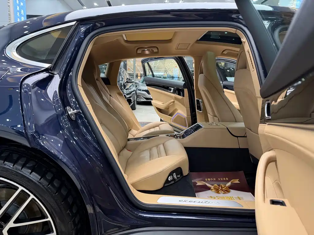 Porsche Panamera 2018 — фото 10