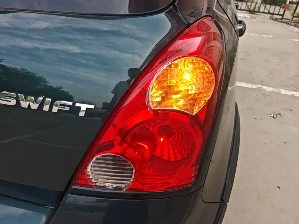 Suzuki Swift 2017 — фото 24