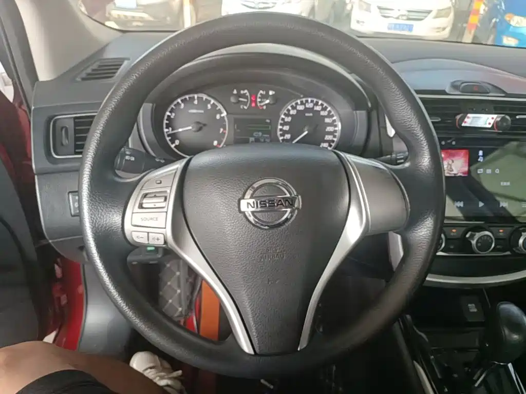 Nissan Tiida 2018 — фото 11