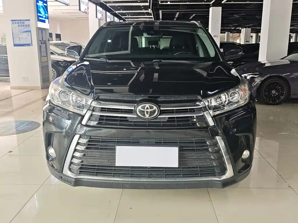 Toyota Highlander 2021 — фото 2