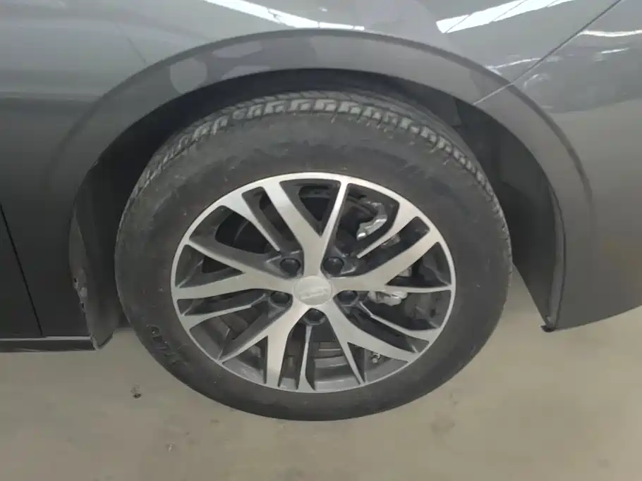 Geely Emgrand 2024