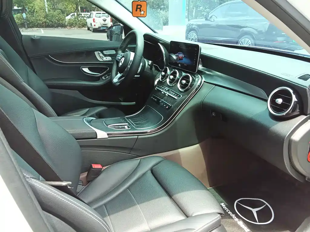 Mercedes-Benz C-Class 2019 — фото 17