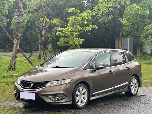 Honda Jade 2015