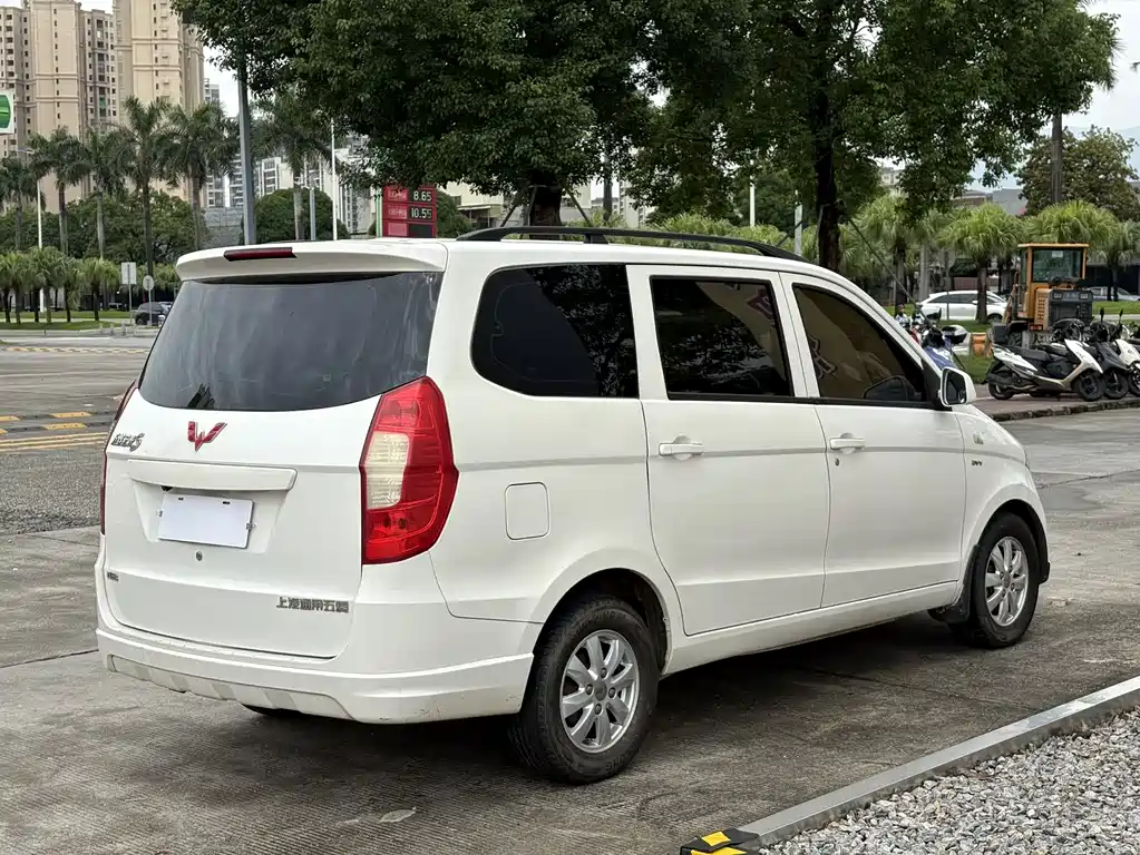 Wuling Hongguang 2016 — фото 10
