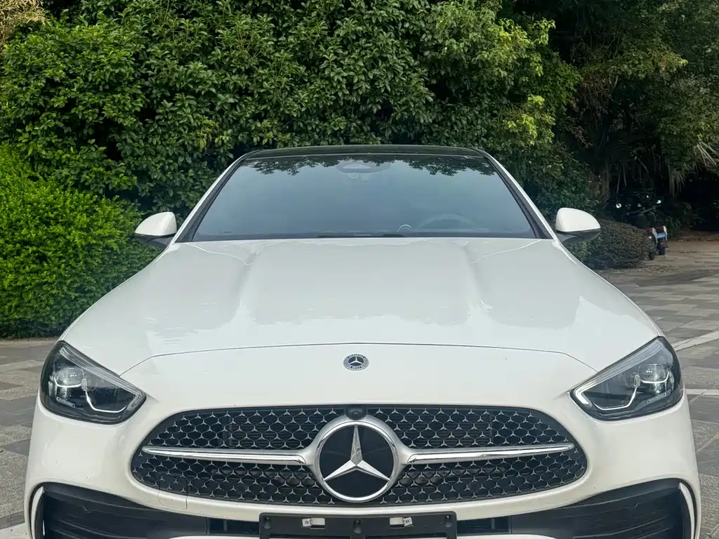 Mercedes-Benz C-Class 2024