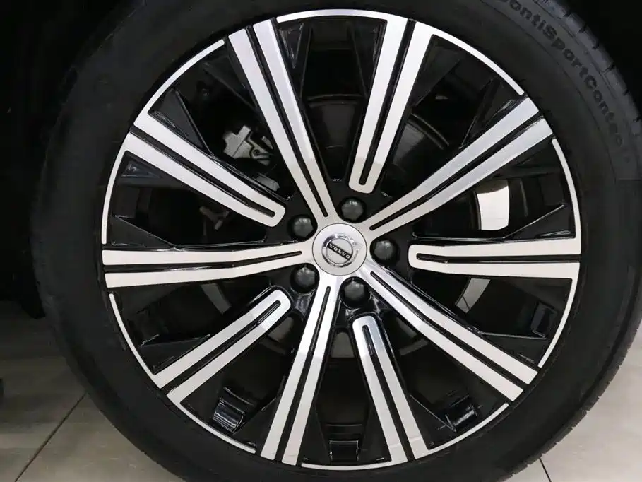 Volvo XC90 2021 — фото 21
