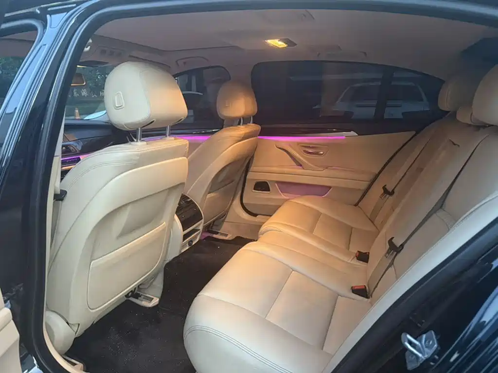 BMW 5 Series 2015 — фото 14