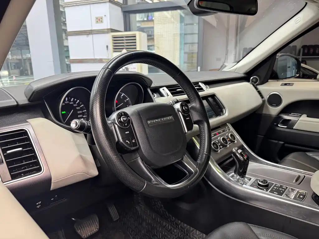Land Rover Range Rover Sport 2014 — фото 17