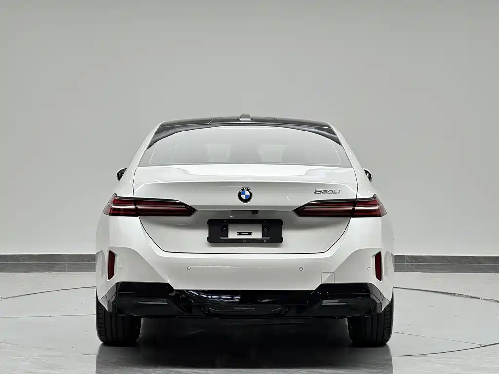 BMW 5 Series 2025