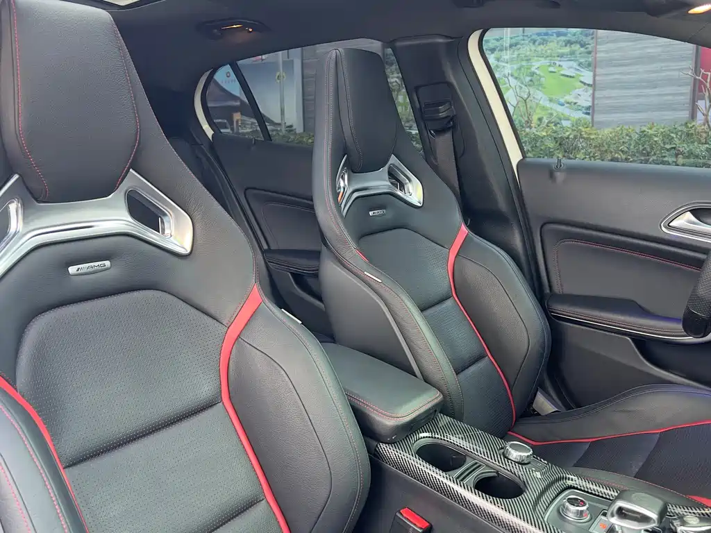 Mercedes-Benz GLA AMG 2016 — фото 17