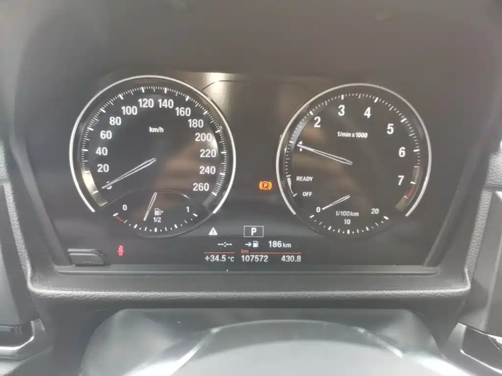 BMW 1 Series 2018 — фото 12