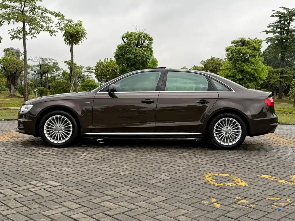 Audi A4L 2016