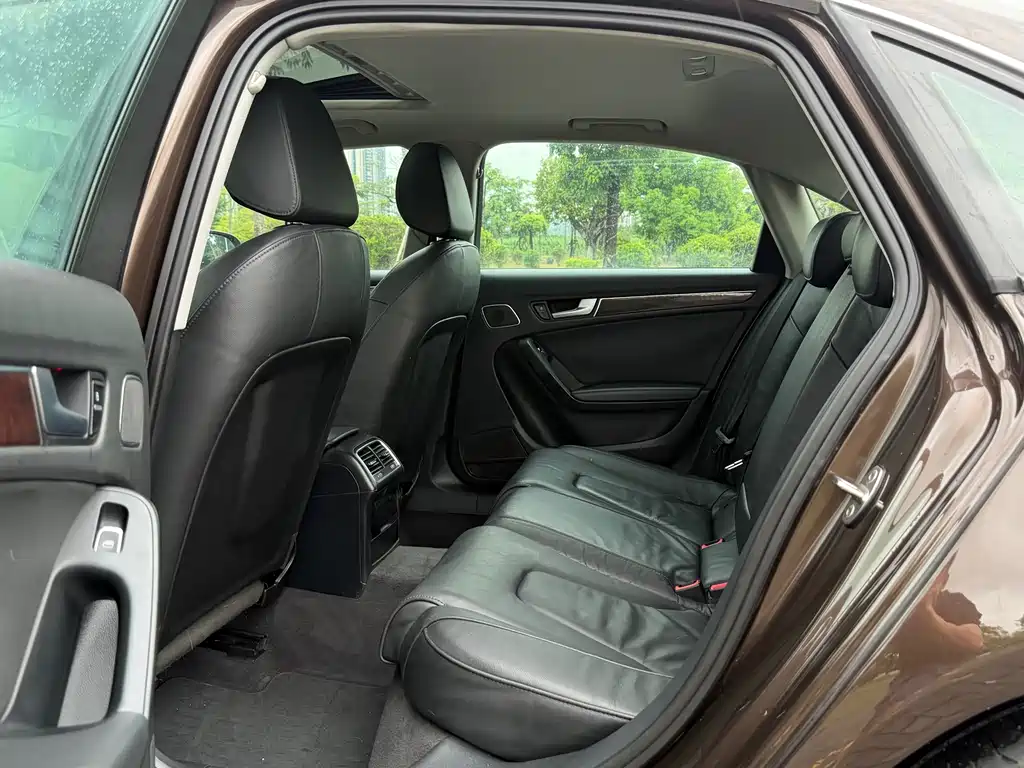 Audi A4L 2016