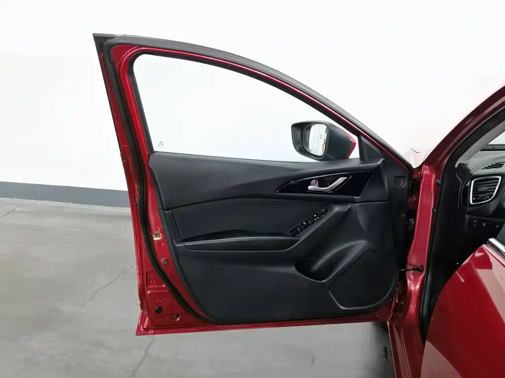 Mazda 3 Axela 2016 — фото 8
