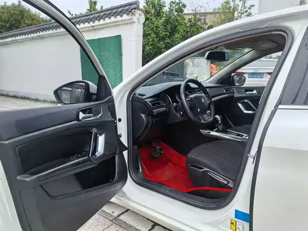 Peugeot 408 2015