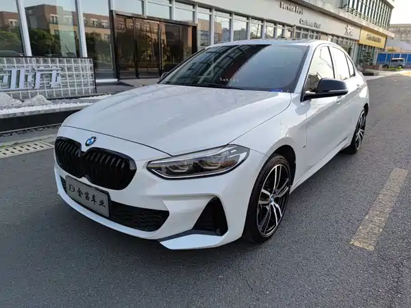 BMW 1 Series 2021