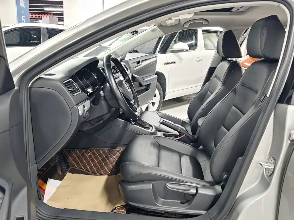 Volkswagen Sagitar 2017