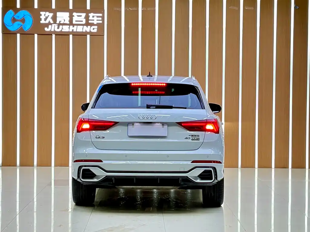 Audi Q3 2024 — фото 20