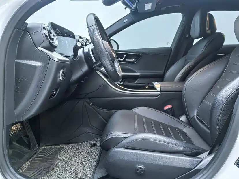 Mercedes-Benz C-Class 2023 — фото 6