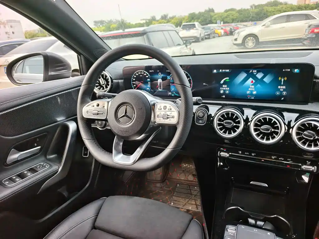 Mercedes-Benz A-Class 2022 — фото 15