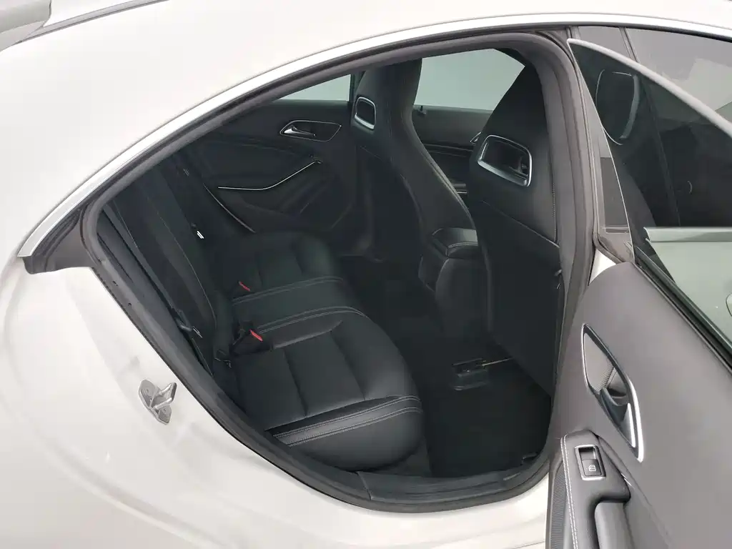 Mercedes-Benz CLA 2018 — фото 15