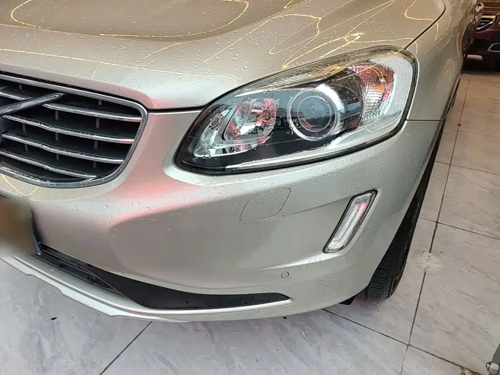Volvo XC60 2017 — фото 24