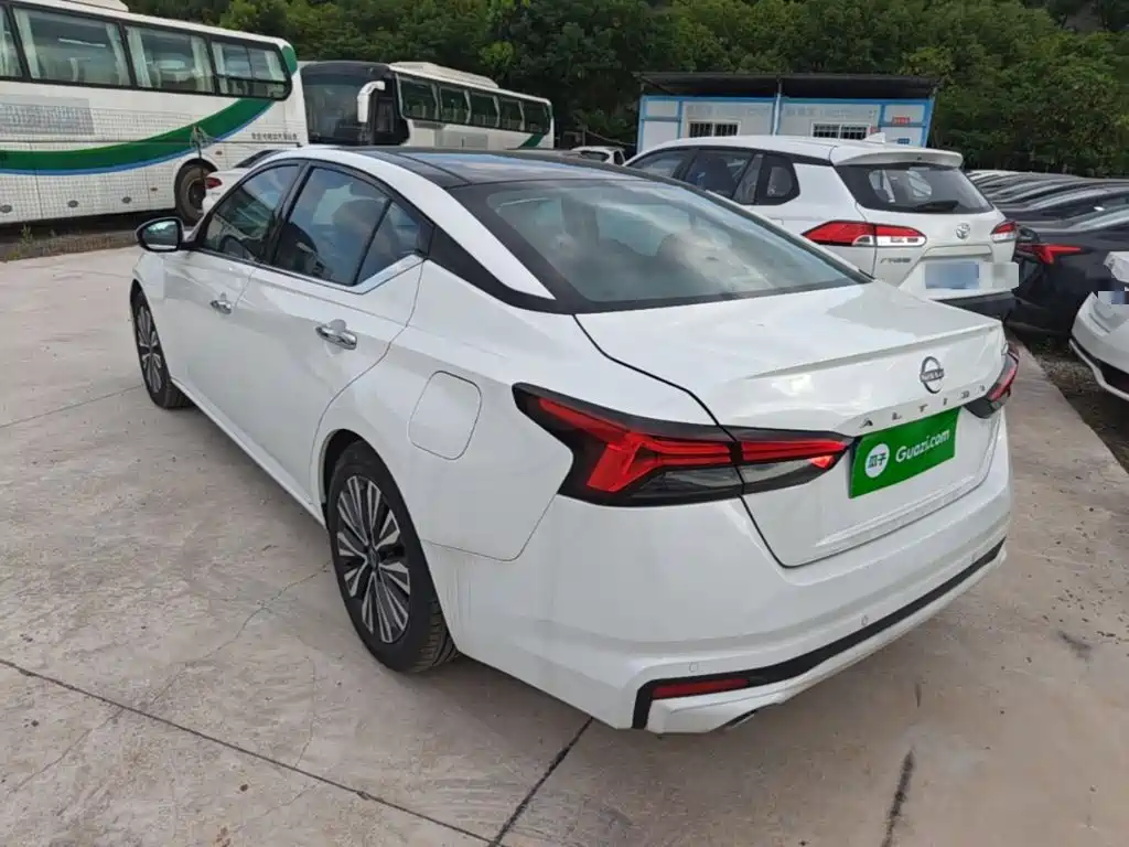 Nissan Teana 2023