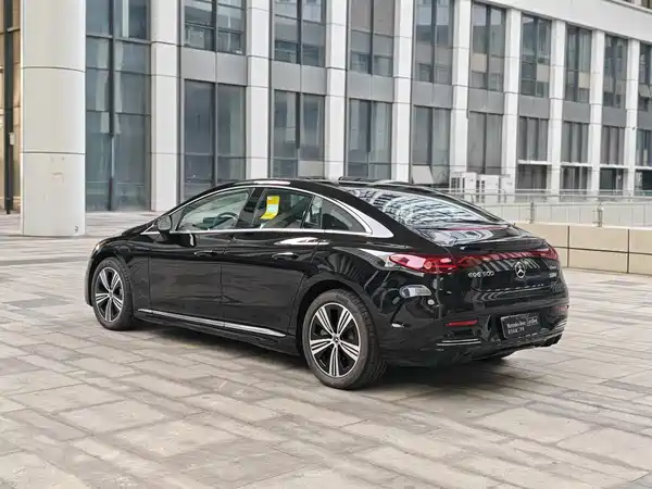 Mercedes-Benz EQE 2025
