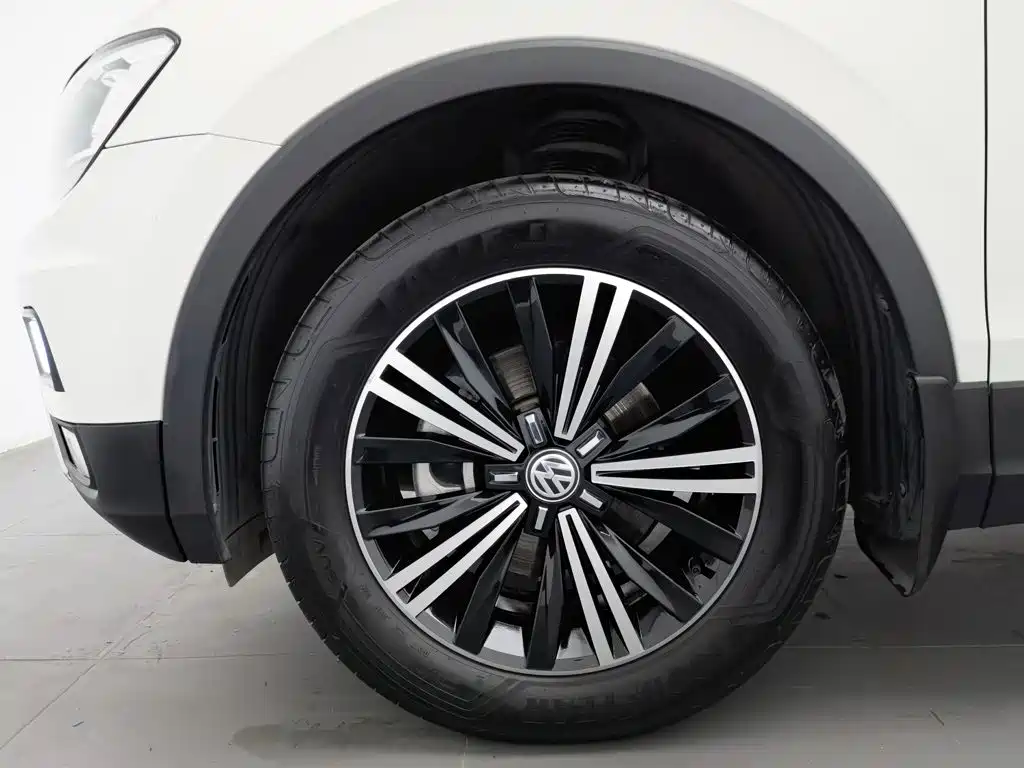 Volkswagen Tiguan L 2021 — фото 17