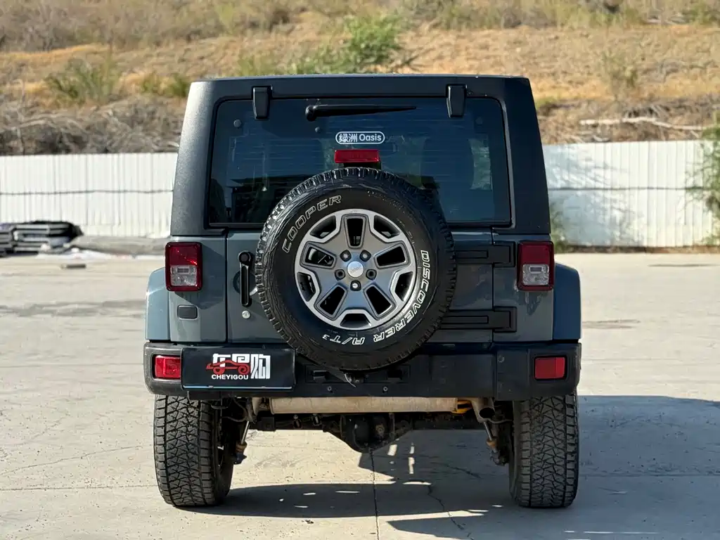 Jeep Wrangler 2014 — фото 8