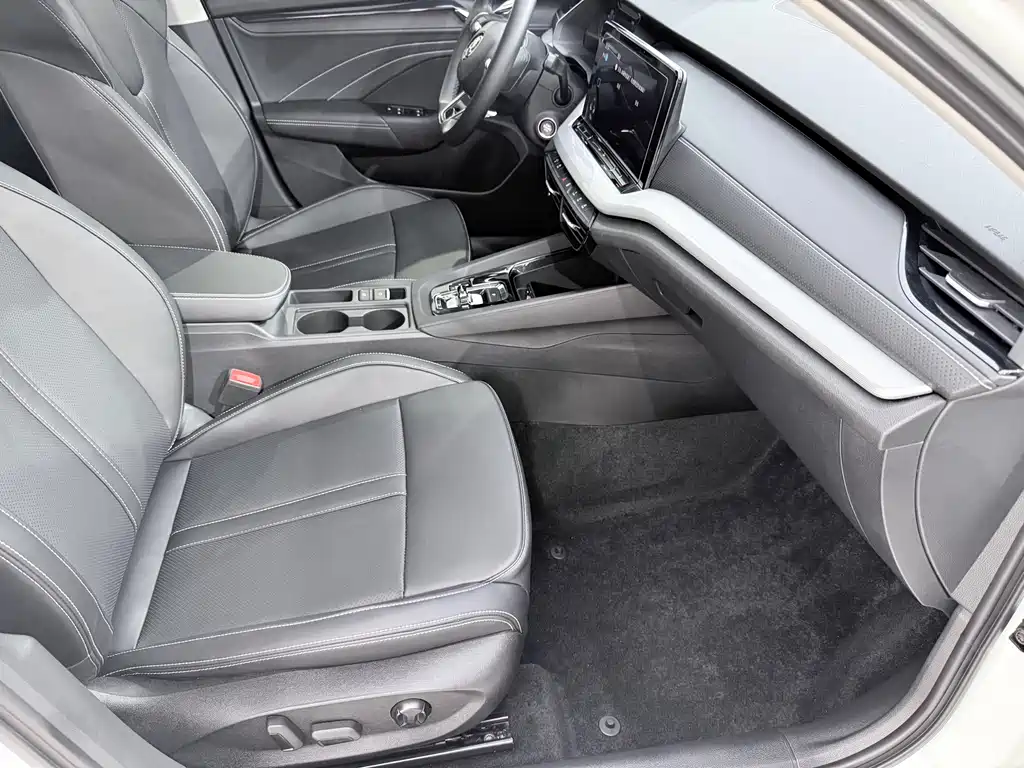 Skoda Octavia 2024 — фото 13
