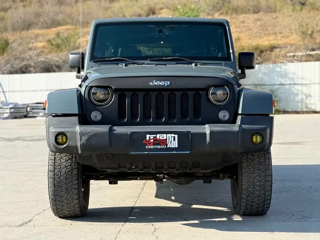 Jeep Wrangler 2014 — фото 2