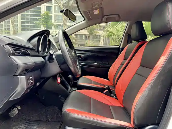 Toyota Yaris L 2020