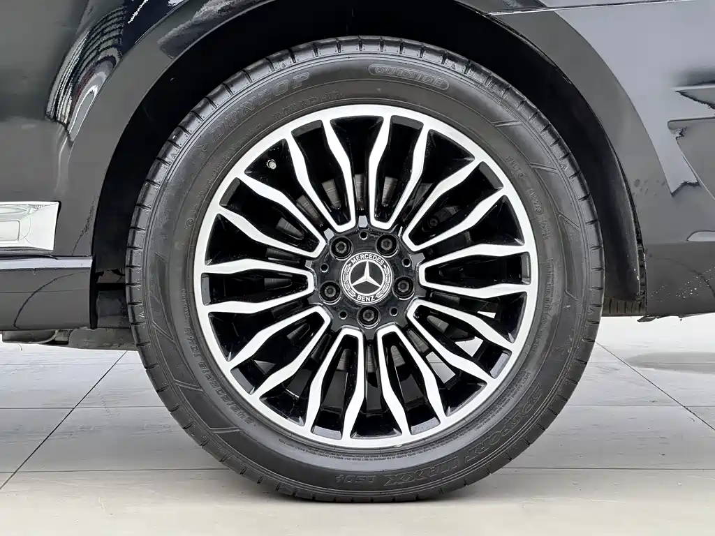 Mercedes-Benz V-Class 2019 — фото 13
