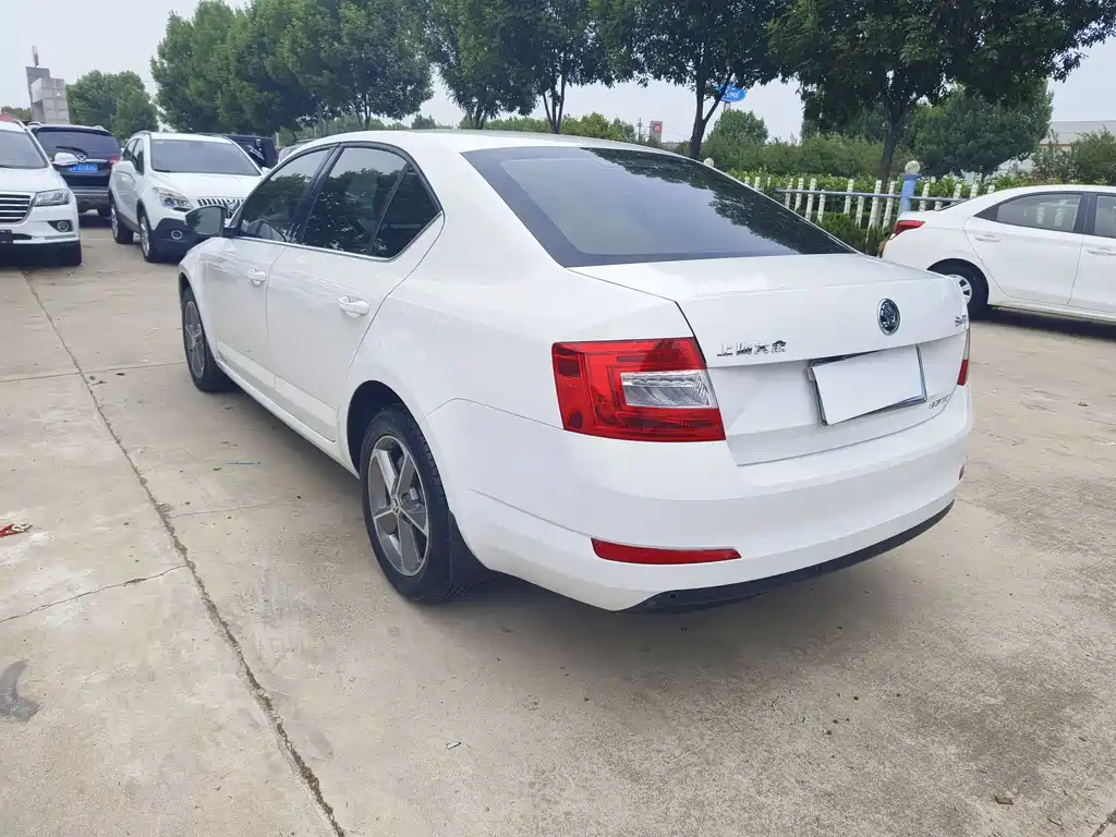Skoda Octavia 2016 — фото 7