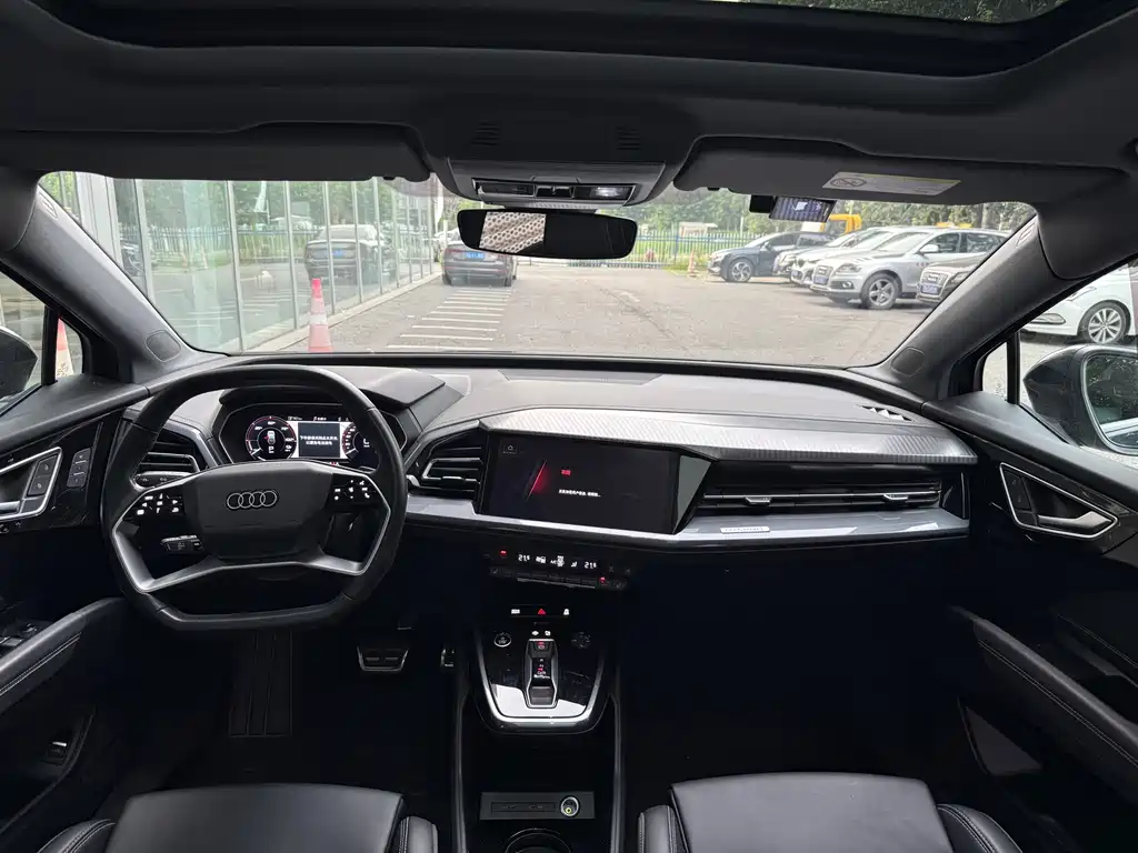 Audi Q4 e-tron 2024