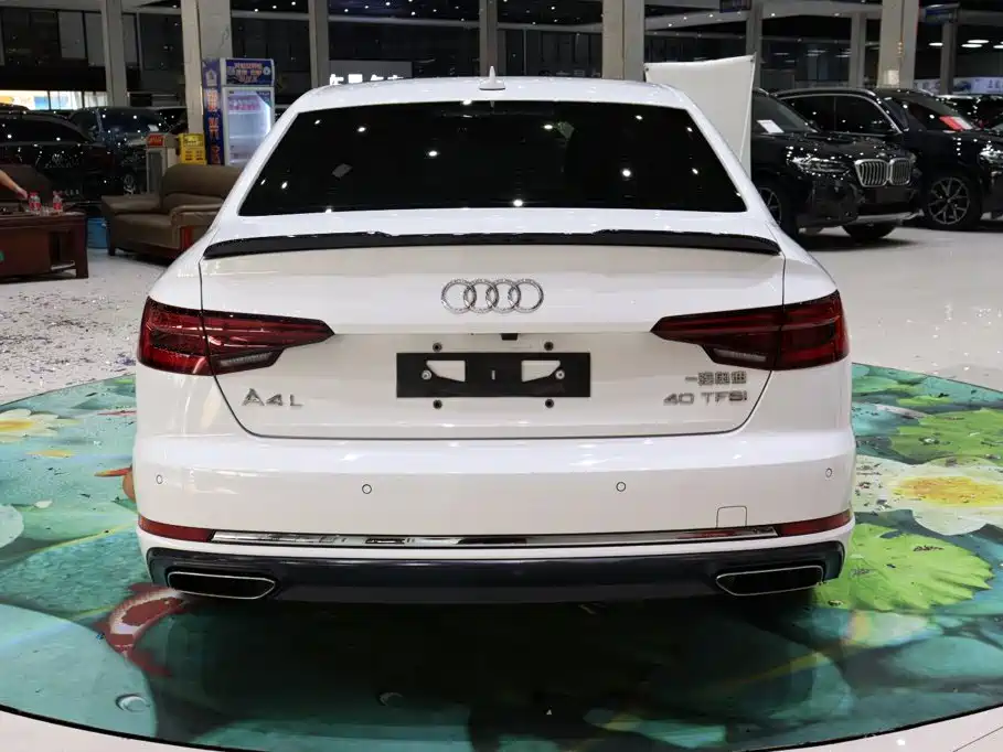 Audi A4L 2020