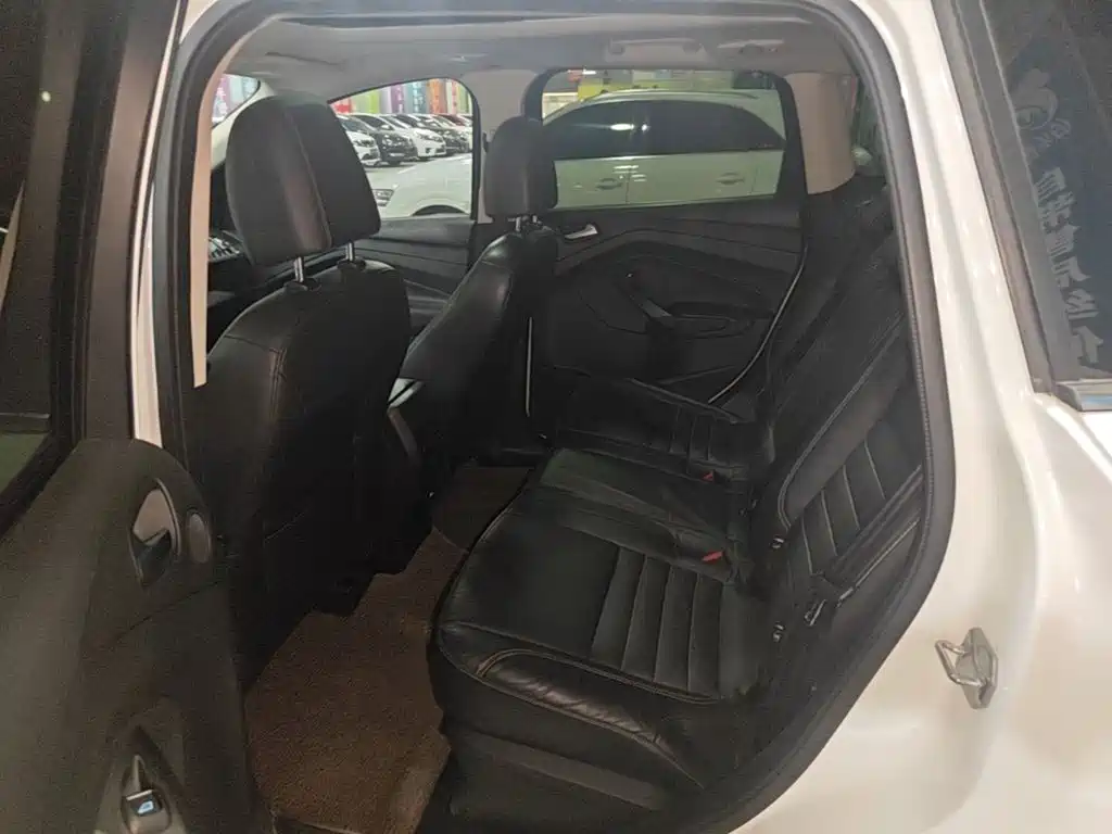 Ford Kuga 2015 — фото 17