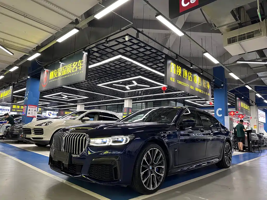 BMW 7 Series 2022 — фото 1