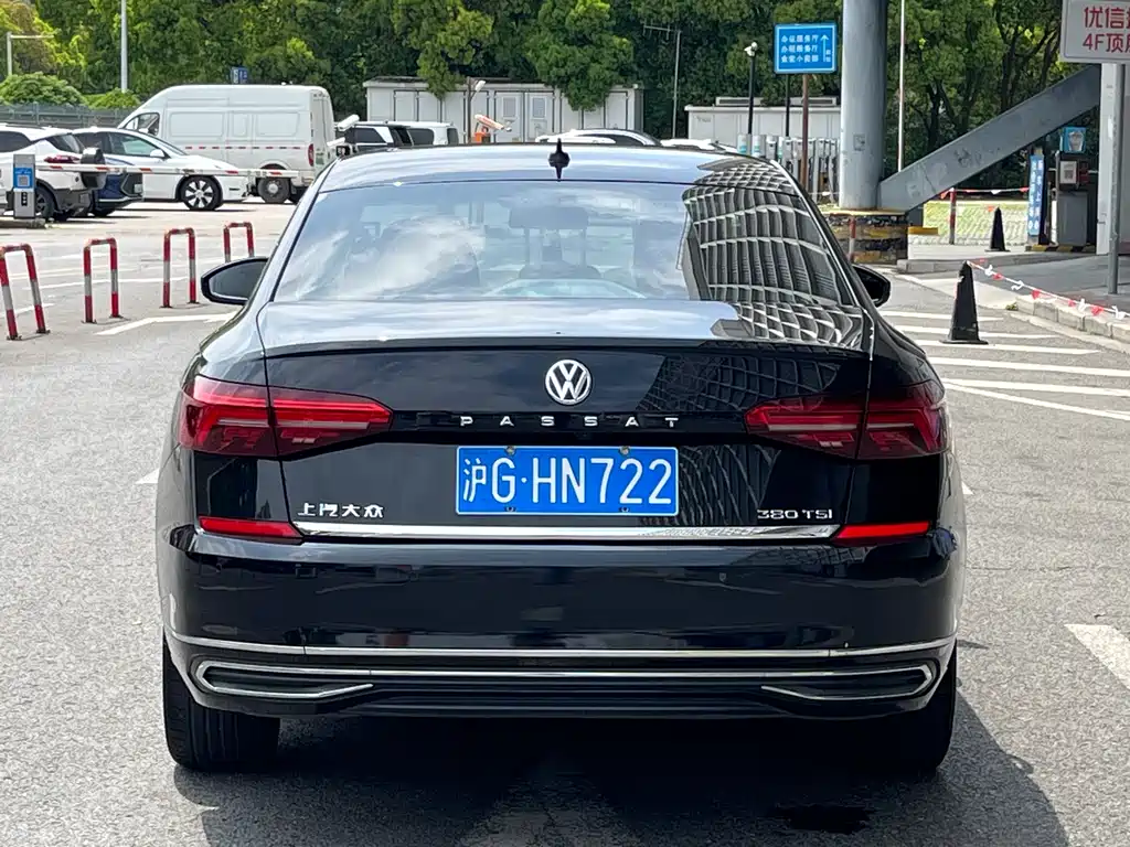 Volkswagen Passat 2019 — фото 12