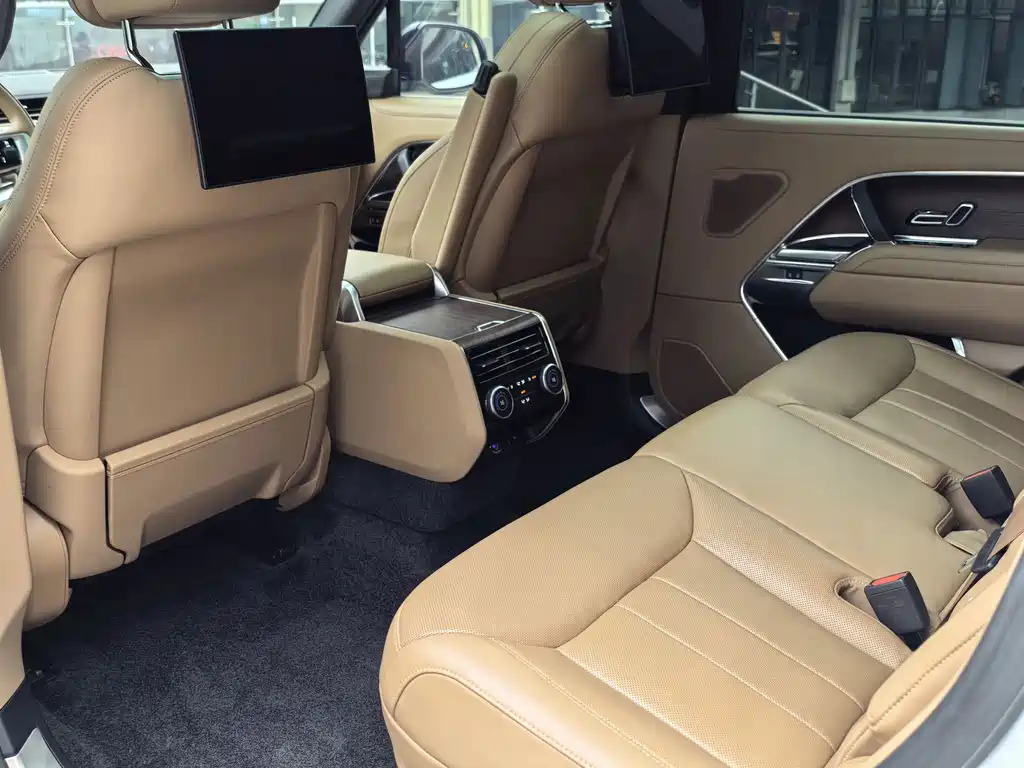 Land Rover Range Rover 2023 — фото 14