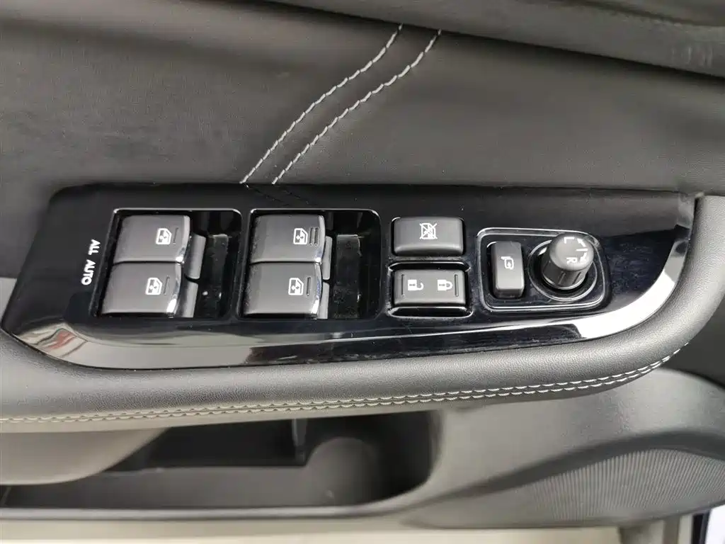 Subaru Outback 2018 — фото 9
